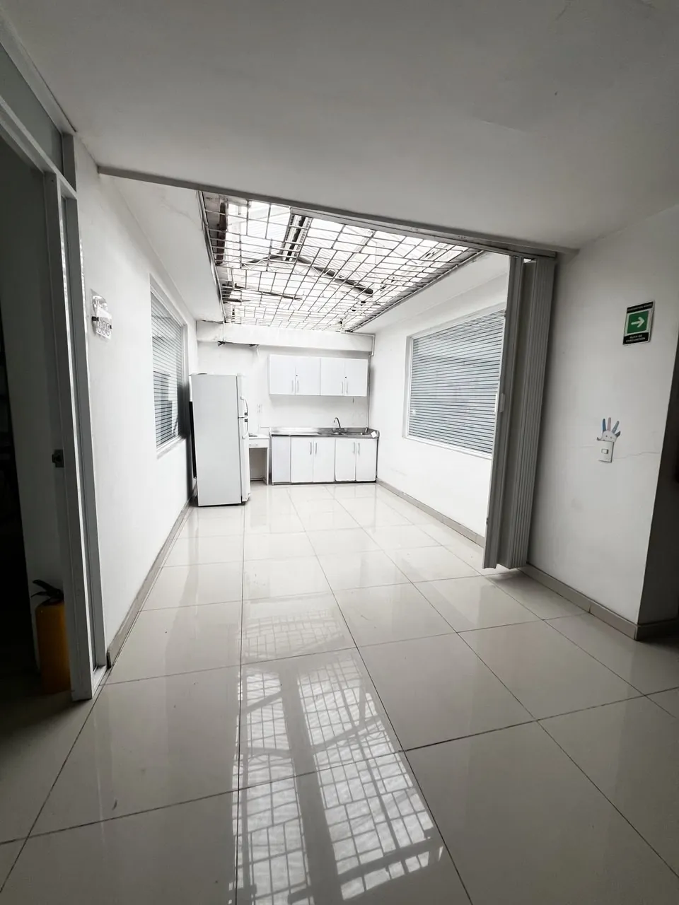 Local en Arriendo en Urbanización Tequendama, Cali, 450,0 m² (foto 9) — CREBI
