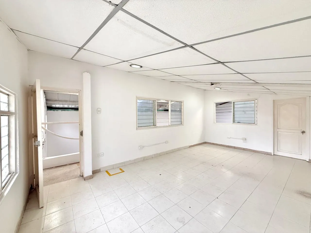 Bodega en Arriendo en Tribunas Corcega, Pereira, 350,0 m² (foto 9) — CREBI