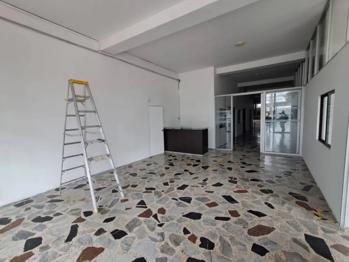 Local en Arriendo en Sector 30 de Agosto, Pereira, 640,0 m² — CREBI