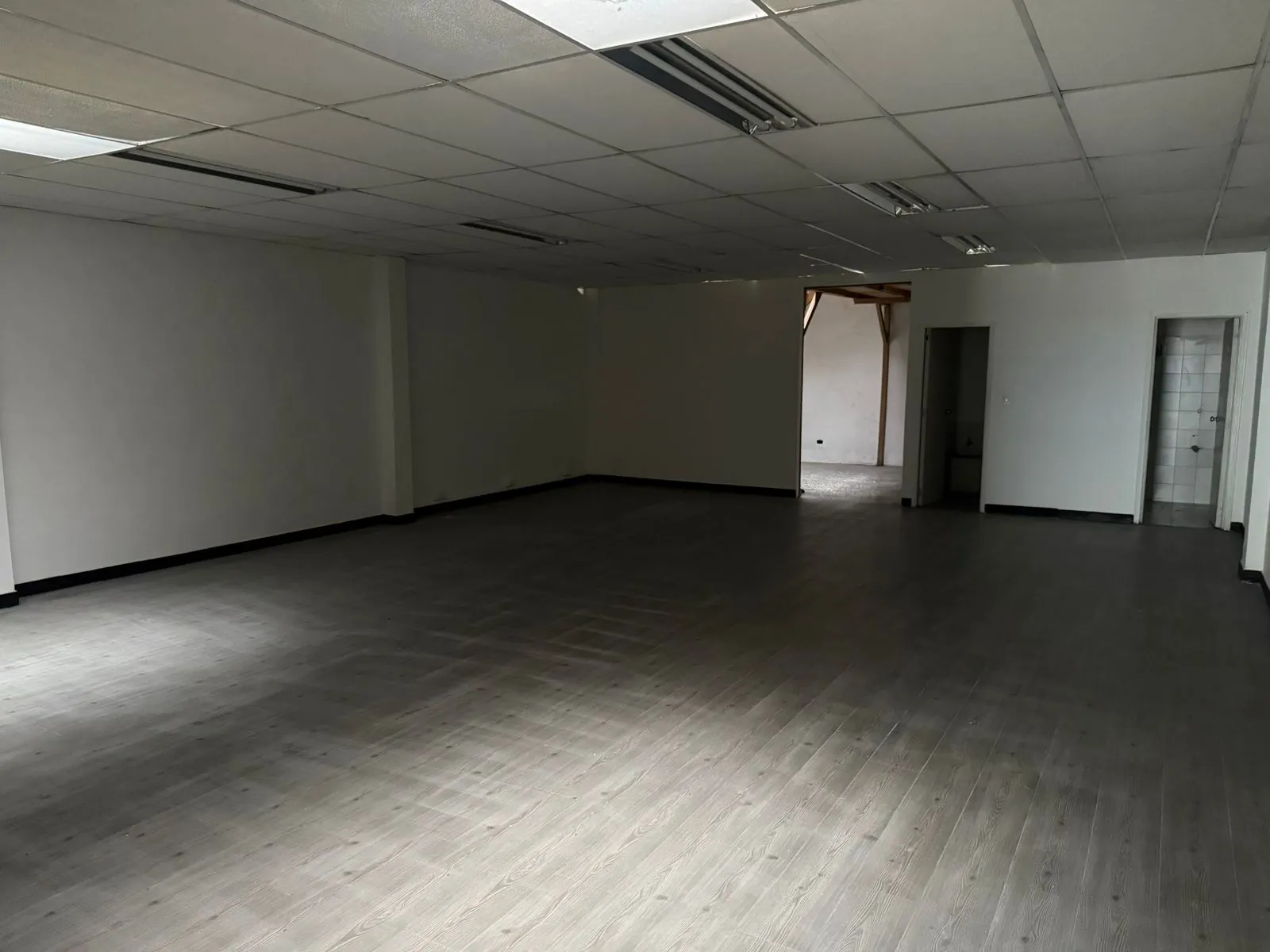 Local en Arriendo en Sector Lago Uribe, Pereira, 335,0 m² (foto 10) — CREBI