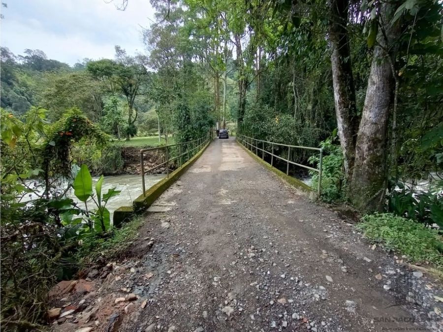 Hotel en Venta - A Cedralito, 500,0 m² — CREBI
