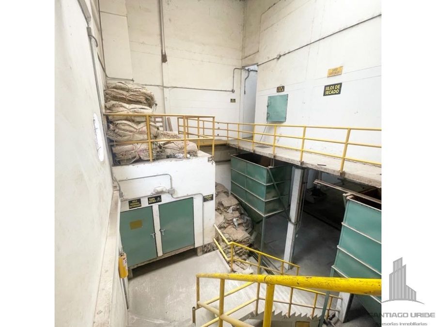 Bodega en Arriendo - La Romelia, Calle 82A, 800,0 m² (foto 3) — CREBI