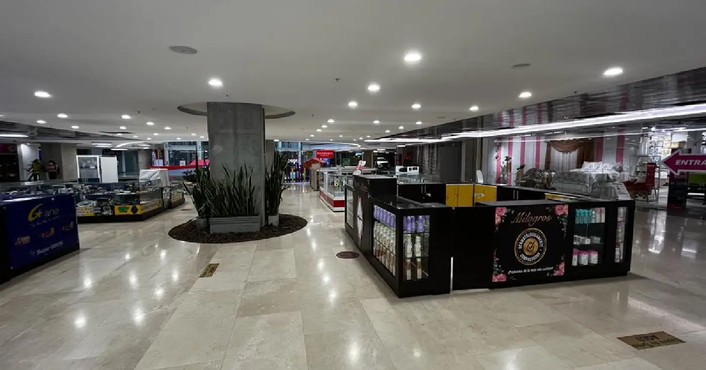 Local en Venta - Unidad Residencial Santiago de Cali, Calle 5, 9,0 m² — CREBI