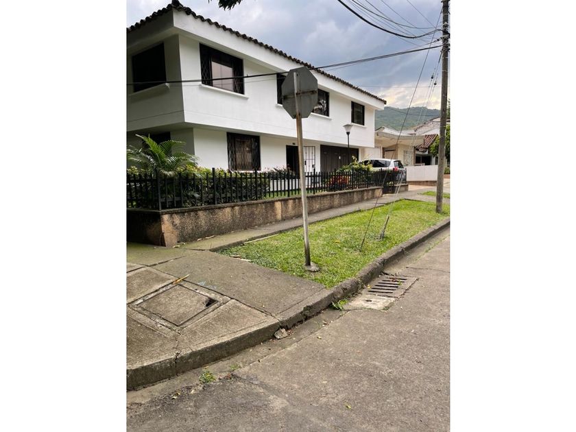 Edificio en Venta - Calle 47B Norte, Vipasa, 450,0 m² — CREBI