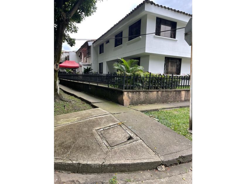 Edificio en Venta - Calle 47B Norte, Vipasa, 450,0 m² (foto 2) — CREBI