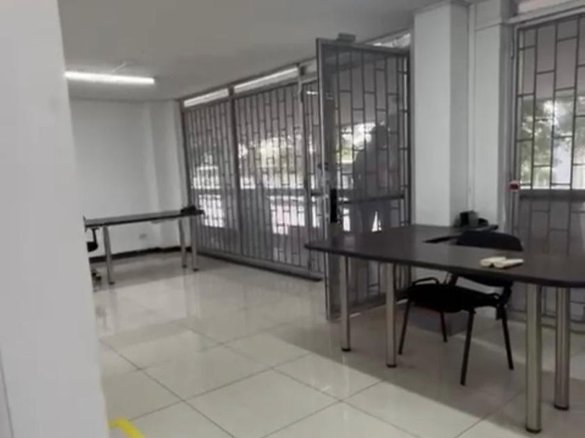 Local en Venta - Calle 5, El Lido, 23,0 m² — CREBI