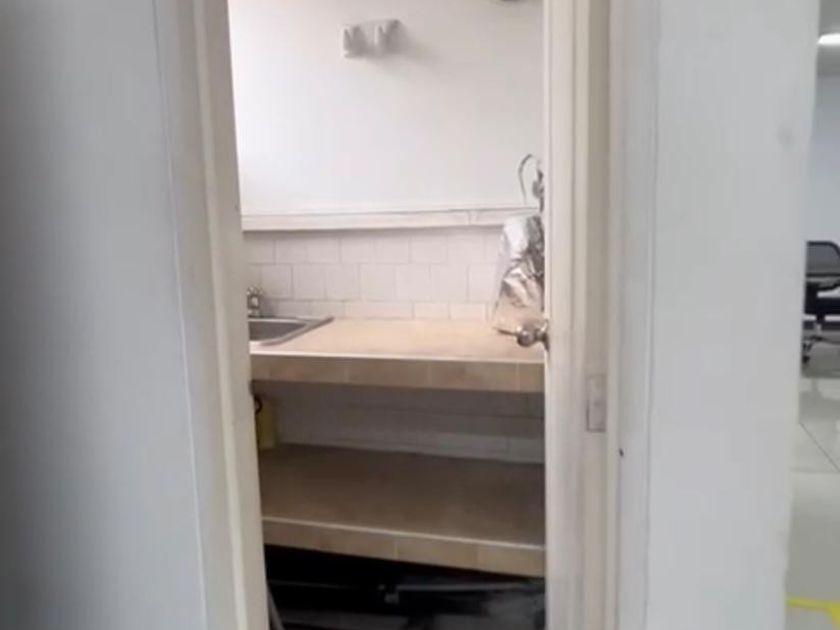 Local en Venta - Calle 5, El Lido, 23,0 m² (foto 9) — CREBI