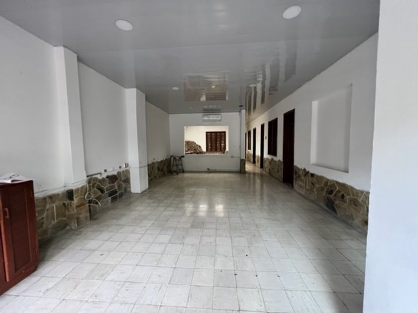 Edificio en Venta - Avenida 9 Norte, Granada, 403,0 m² (foto 4) — CREBI