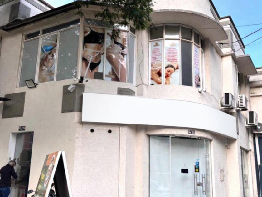 Local en Venta - Avenida 9 Norte, Granada, 213,0 m² — CREBI
