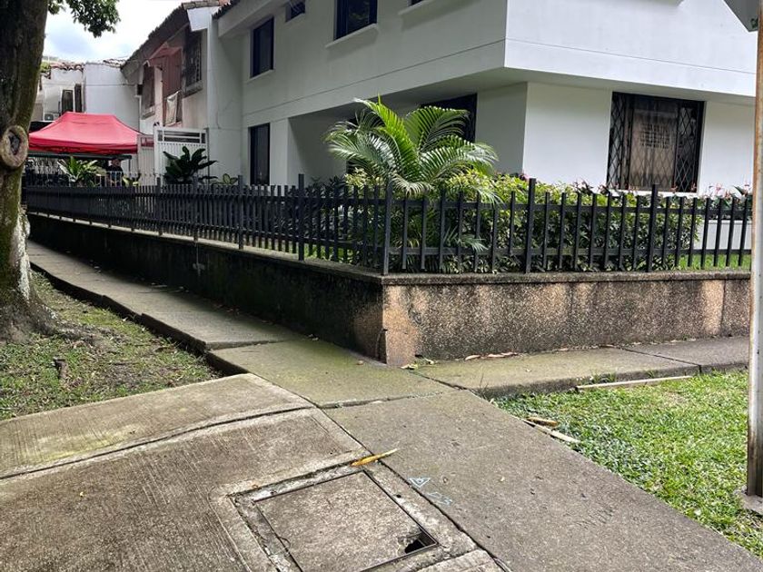 Edificio en Venta - Avenida 5 Norte, La Flora, 450,0 m² (foto 2) — CREBI