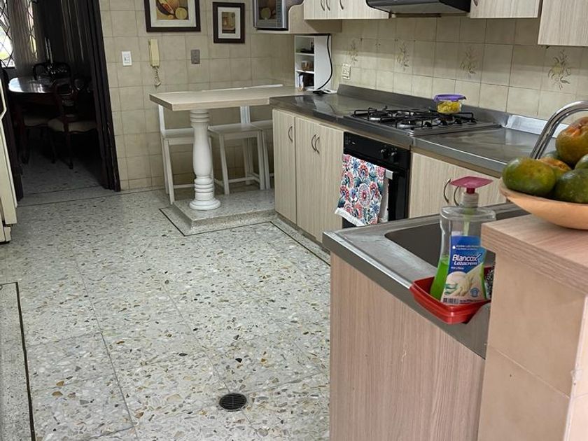 Edificio en Venta - Avenida 5 Norte, La Flora, 450,0 m² (foto 5) — CREBI