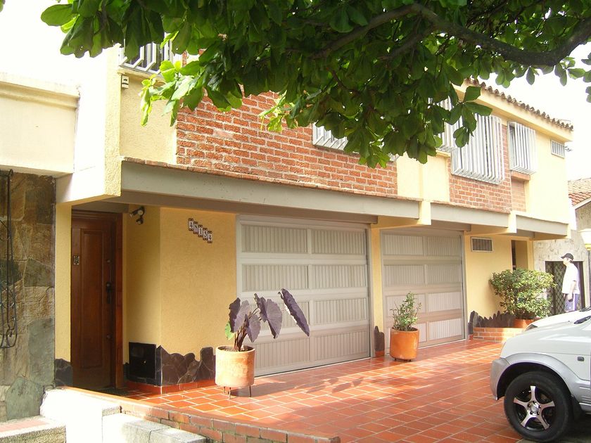 Multifamily en Venta - Avenida 5 Norte, La Flora, 300,0 m² (foto 3) — CREBI