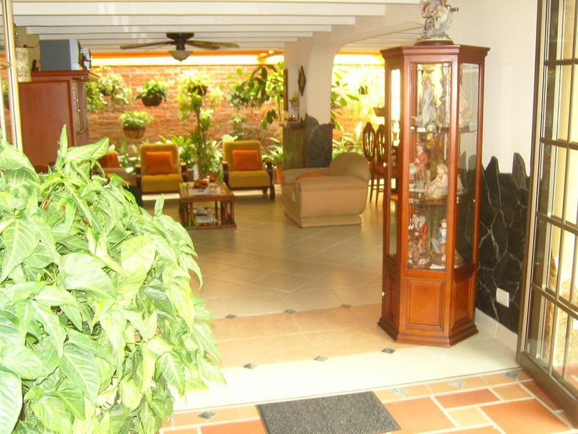 Multifamily en Venta - Avenida 5 Norte, La Flora, 300,0 m² (foto 5) — CREBI