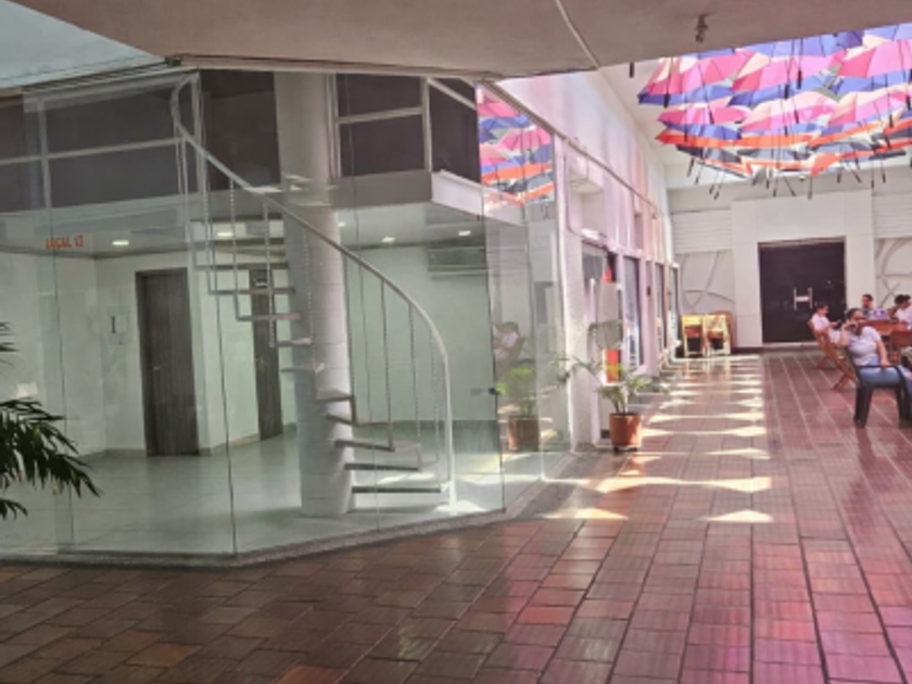 Local en Venta - Avenida 5 Norte, San Vicente, 50,0 m² (foto 2) — CREBI