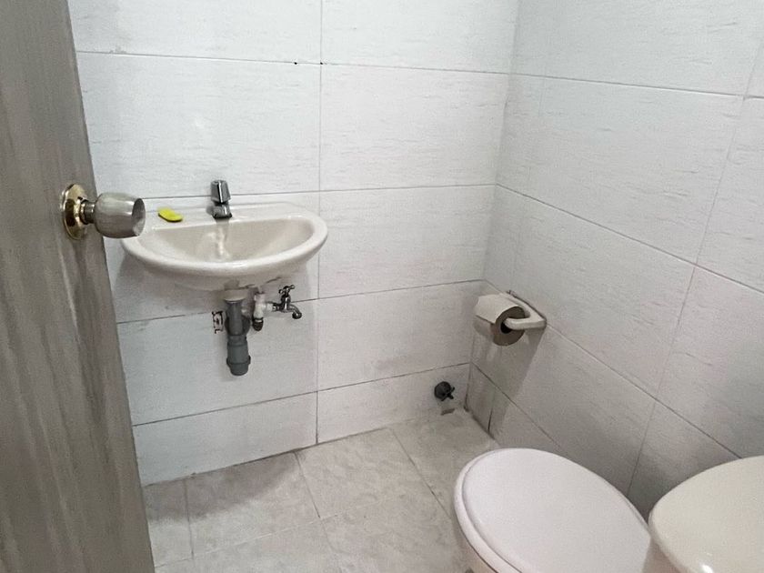 Oficina  en Venta - Avenida 3 Norte, San Vicente, 41,0 m² (foto 4) — CREBI