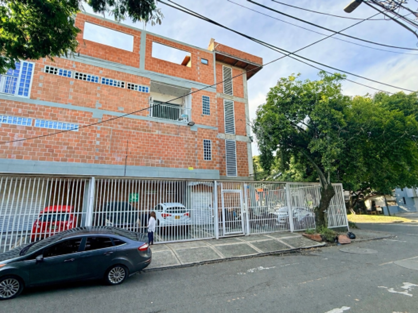 Edificio en Venta - Calle 45 Norte, Vipasa, 1150,0 m² — CREBI