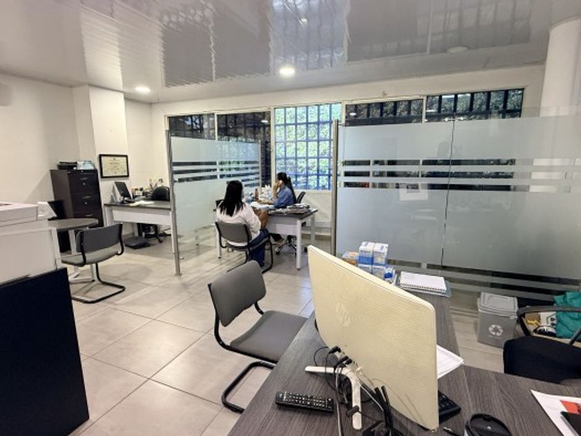 Edificio en Venta - Calle 45 Norte, Vipasa, 1150,0 m² (foto 3) — CREBI