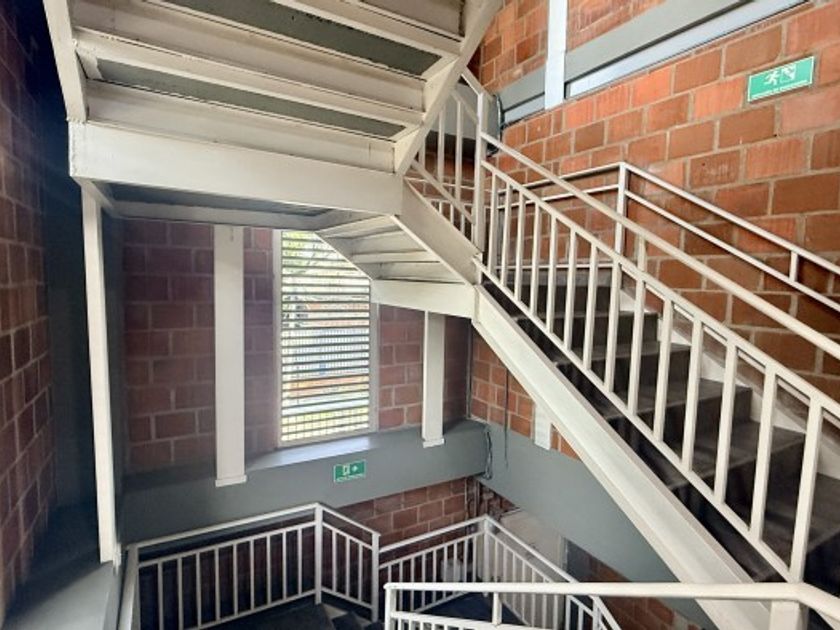 Edificio en Venta - Calle 45 Norte, Vipasa, 1150,0 m² (foto 4) — CREBI