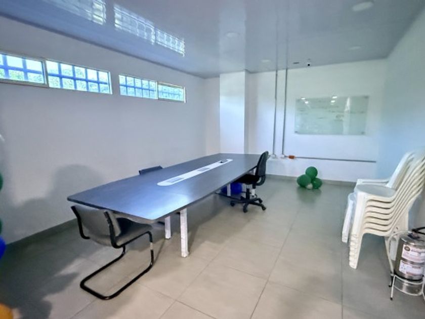 Edificio en Venta - Calle 45 Norte, Vipasa, 1150,0 m² (foto 9) — CREBI