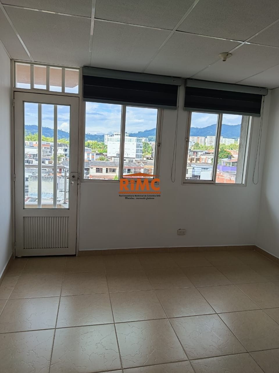Local en Arriendo - La Pradera, Avenida la Pradera, 160,0 m² — CREBI