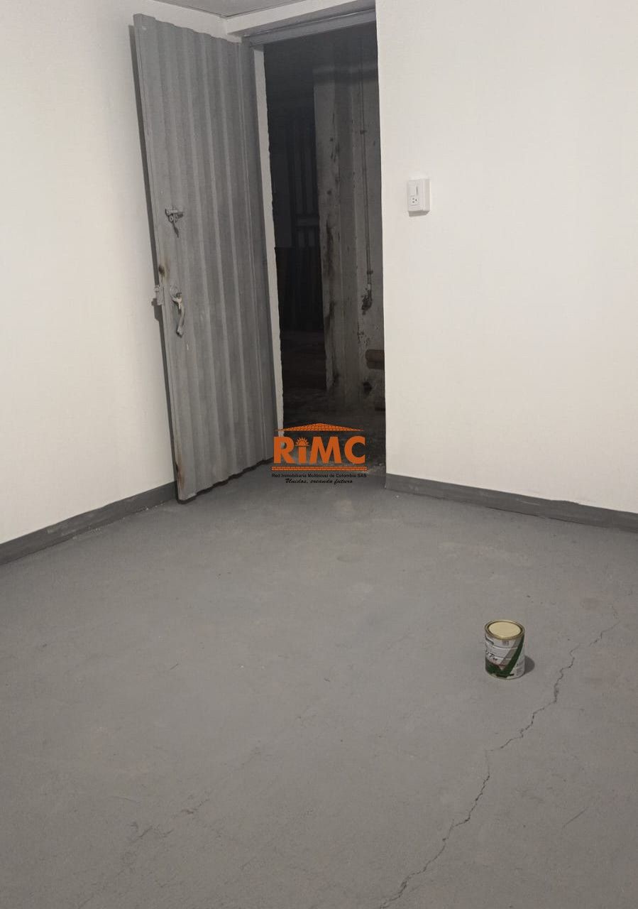Bodega en Venta - Sector Plaza de Bolivar, Centro, Carrera 9, 11,0 m² — CREBI