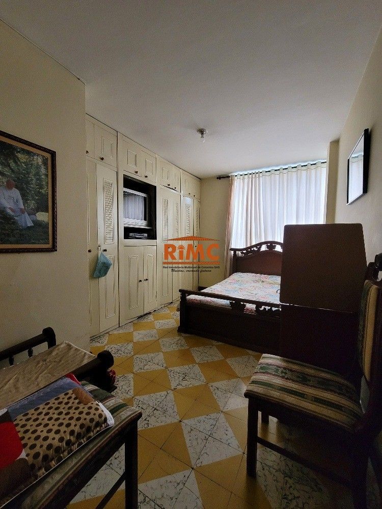 Edificio en Venta - Calle 35, Los Periodistas, Centro, Perimetro Urbano Pereira, Pereira, Risaralda, RAP Eje Cafetero, 660002, Colombia, 393,0 m² (foto 4) — CREBI