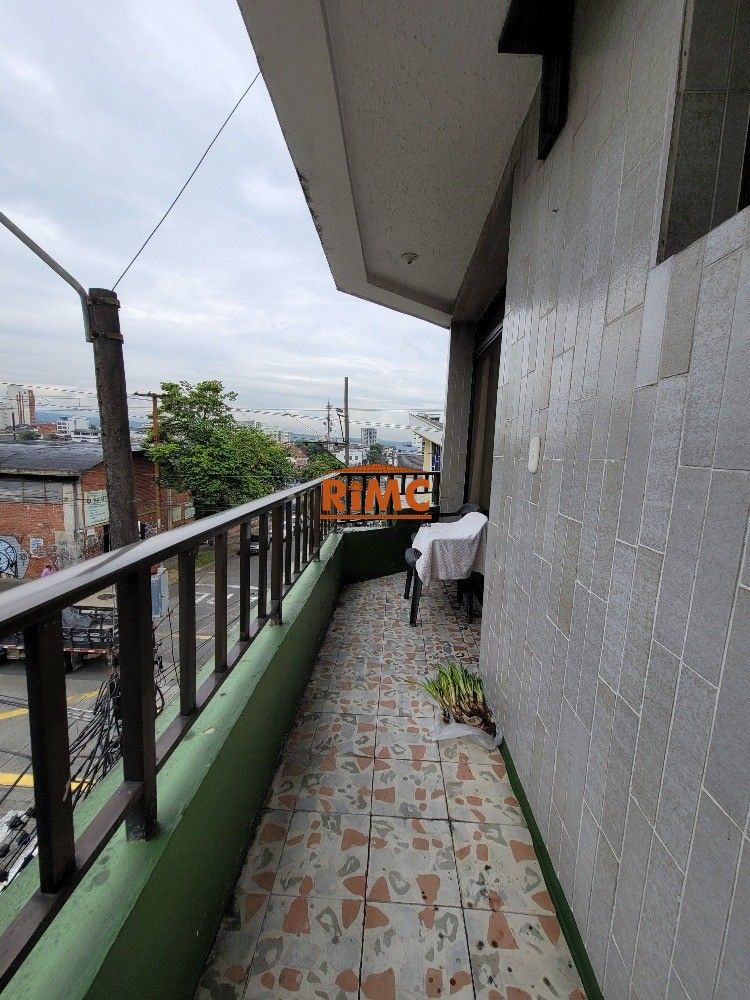 Edificio en Venta - Calle 35, Los Periodistas, Centro, Perimetro Urbano Pereira, Pereira, Risaralda, RAP Eje Cafetero, 660002, Colombia, 393,0 m² (foto 3) — CREBI