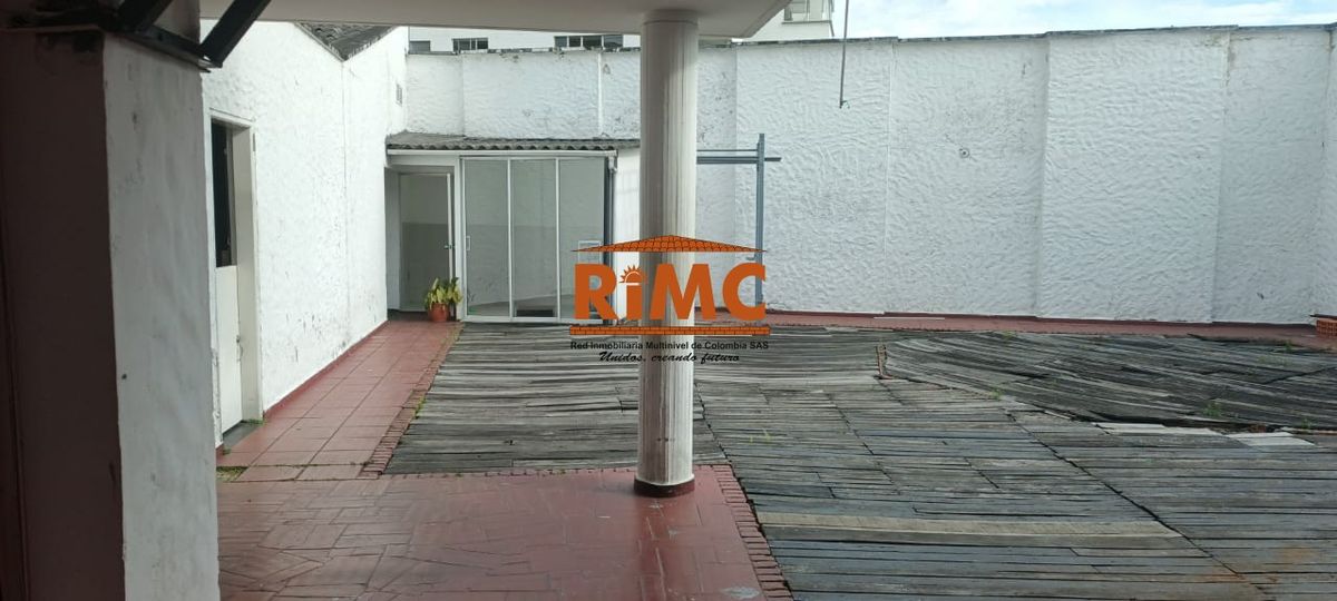 Edificio en Venta - Sector 30 de Agosto, Carrera 13, 1750,0 m² — CREBI