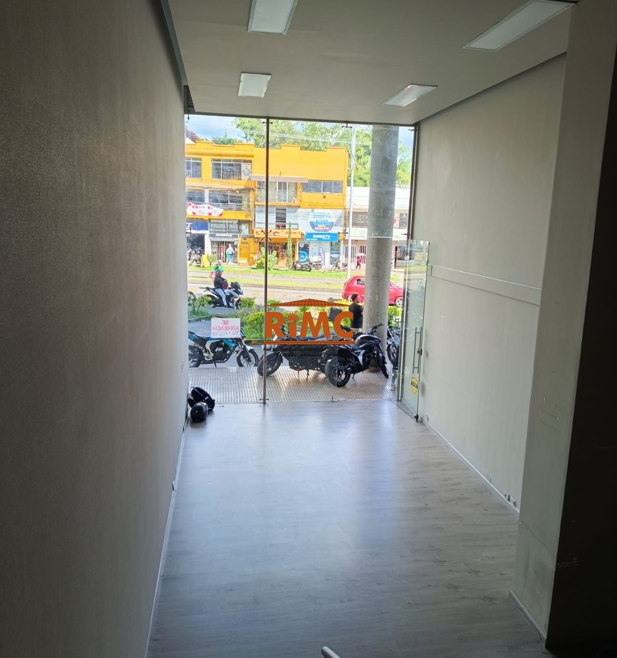 Local en Arriendo - Av Simon Bolivar, Avenida Simón Bolívar, 52,0 m² — CREBI