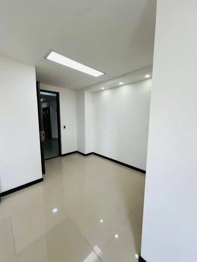 Oficina en Arriendo en Pinares de San Martin, Pereira, 36,0 m² (foto 2) — CREBI