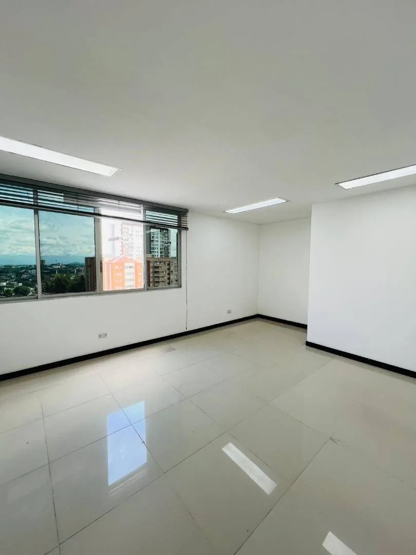 Oficina en Arriendo en Pinares de San Martin, Pereira, 36,0 m² (foto 4) — CREBI